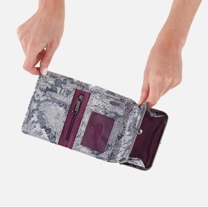 NEW HOBO Robin Wallet Enchanted Floral Snake